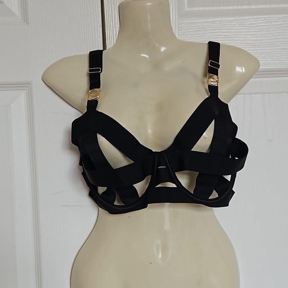Victoria Secert Ladies Underwire Unlined Strappy Sexy Bra 36DD Black